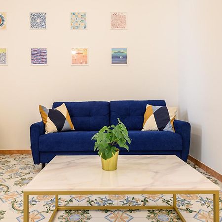 Guest House 121 Charming Apartment 나폴리 외부 사진