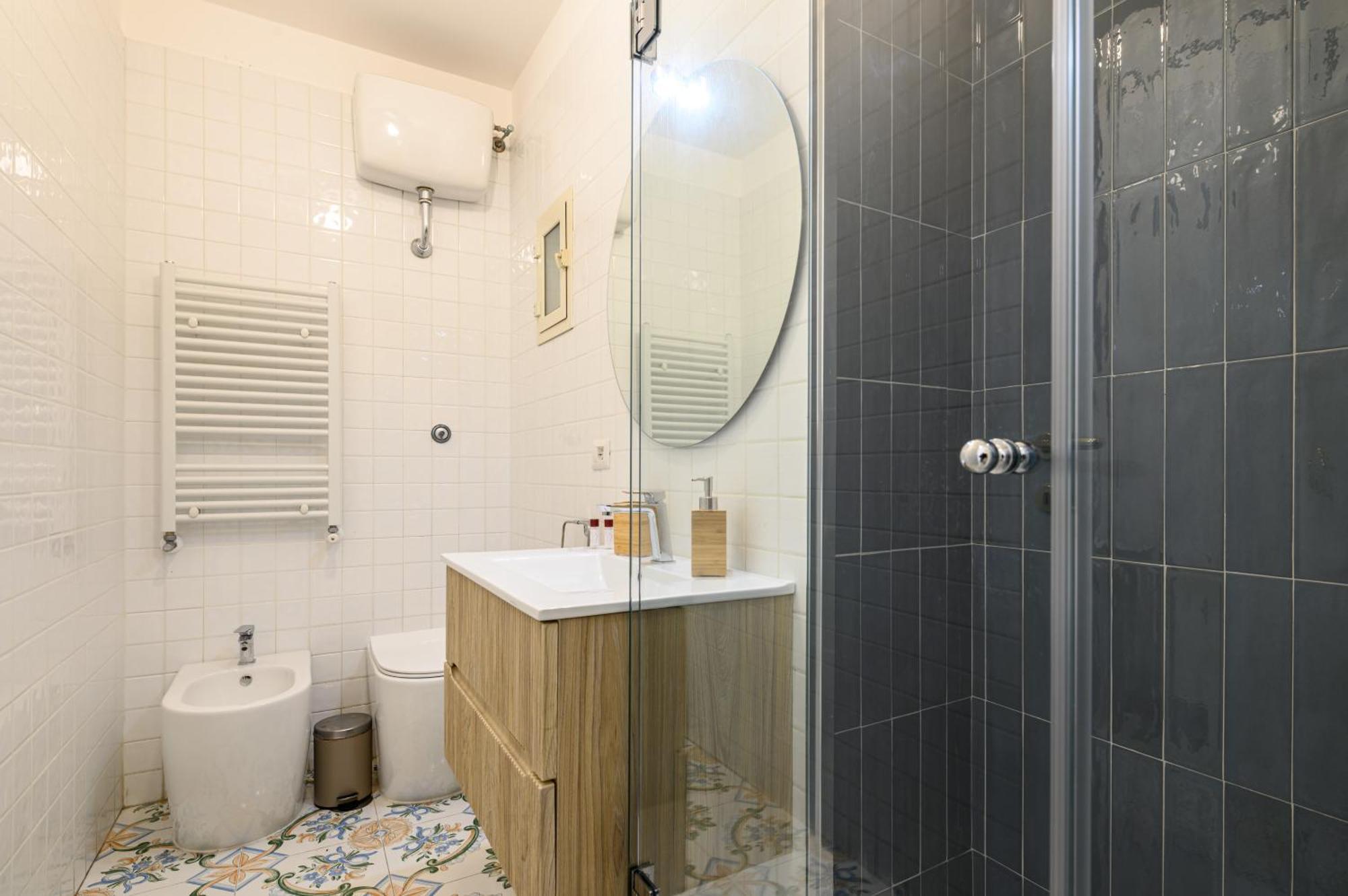 Guest House 121 Charming Apartment 나폴리 외부 사진