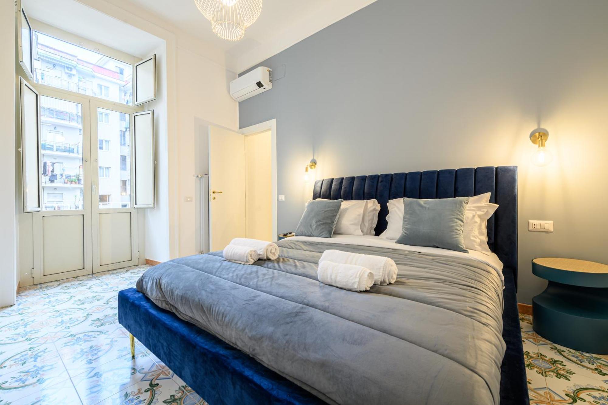 Guest House 121 Charming Apartment 나폴리 외부 사진