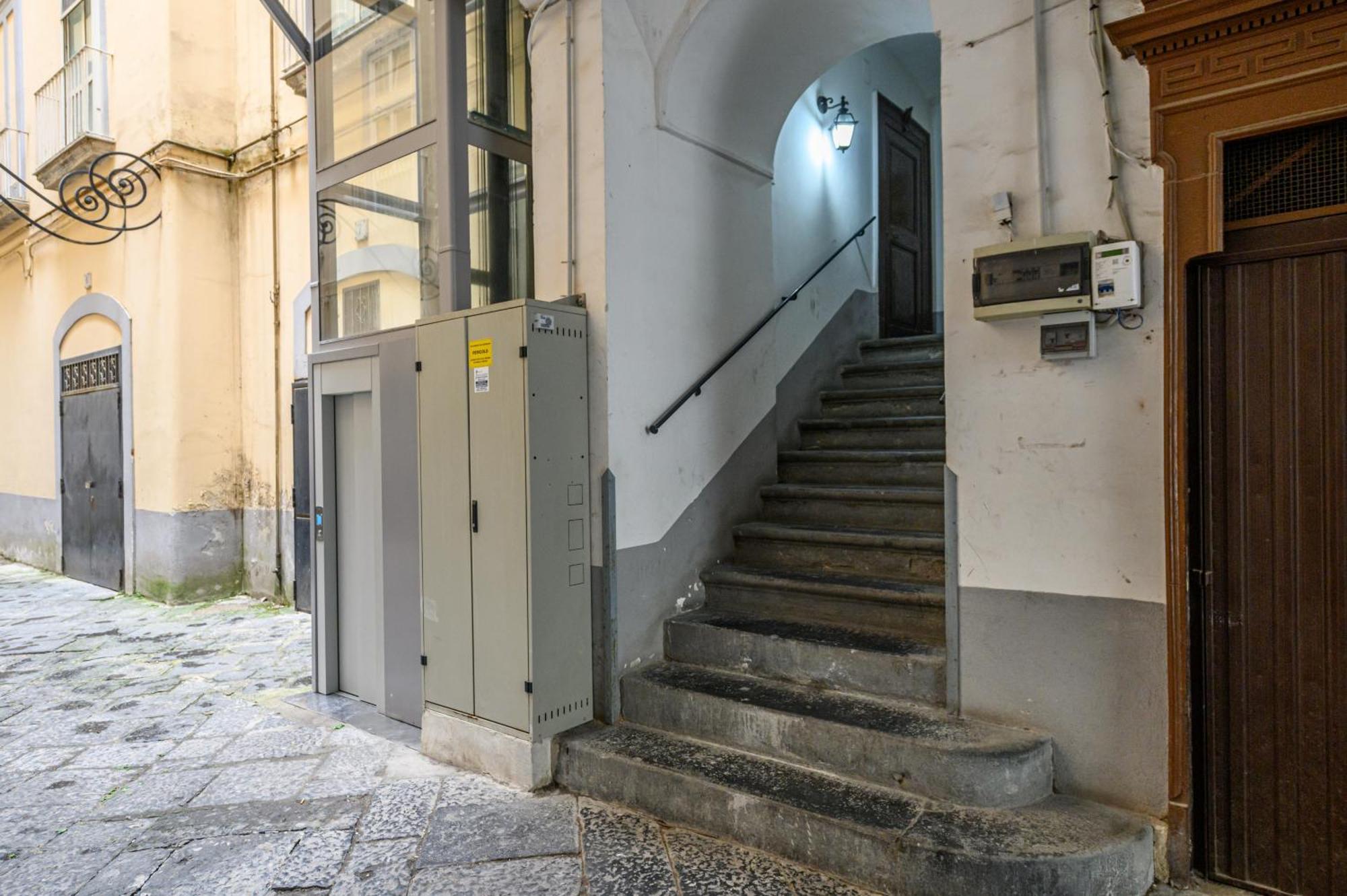Guest House 121 Charming Apartment 나폴리 외부 사진