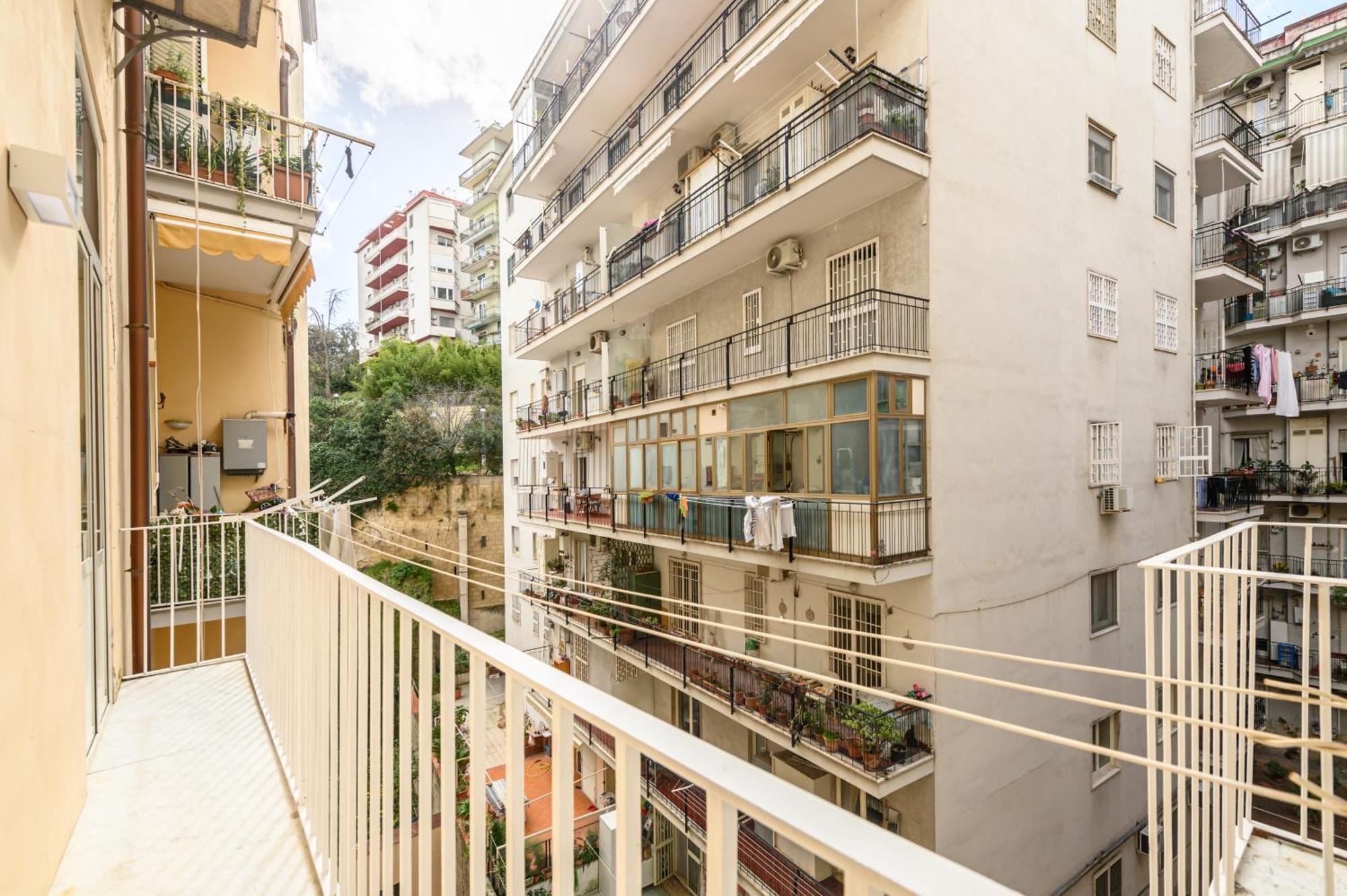 Guest House 121 Charming Apartment 나폴리 외부 사진